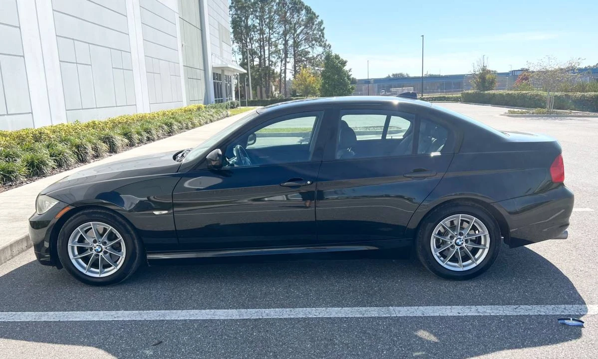 2010 BMW E90 3 Series Sedan - Image 2 of 5