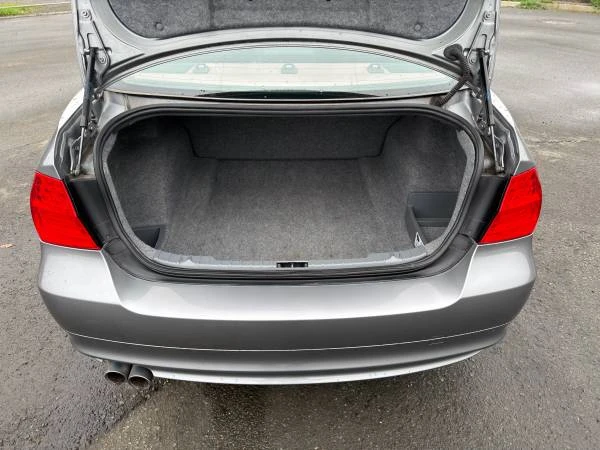 2010 BMW E90 3 Series Sedan - Image 14 of 16