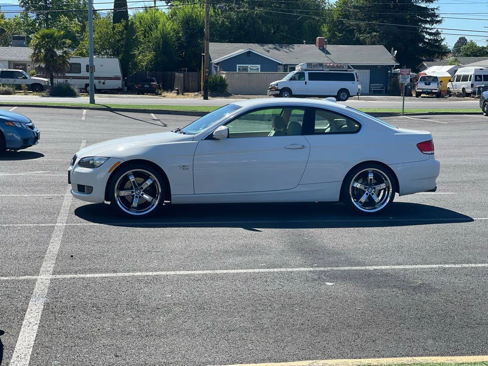 2010 BMW E92 3 Series Coupe - Image 2 of 3