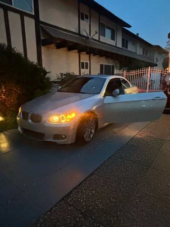 2010 BMW E93 3 Series Convertible - Image 11 of 17
