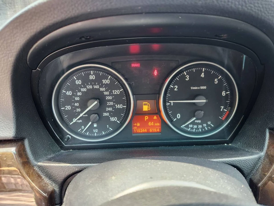 2010 BMW - Image 4 of 5