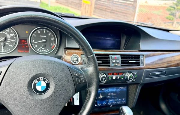 2010 BMW E90 3 Series Sedan - Image 10 of 13
