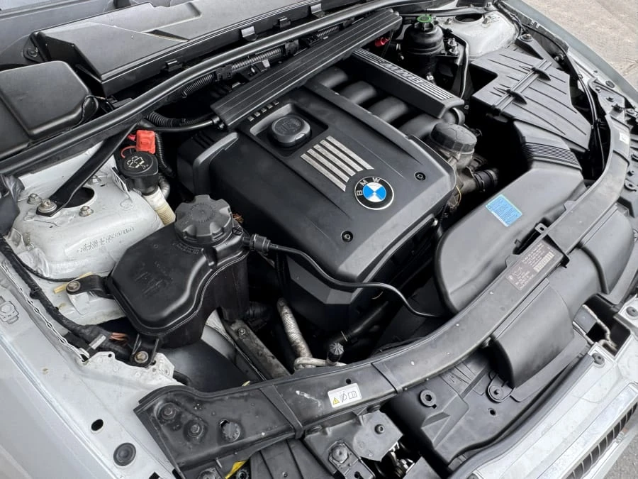 2010 BMW E93 3 Series Convertible - Image 12 of 13