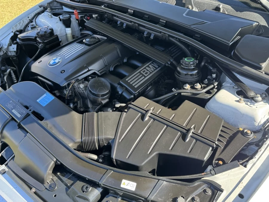 2010 BMW E93 3 Series Convertible - Image 11 of 11
