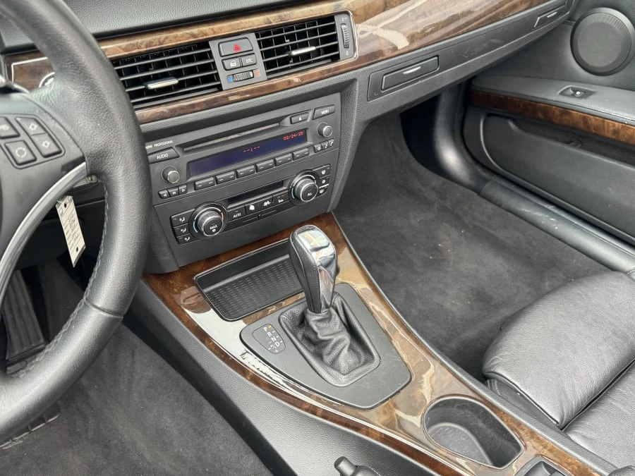 2010 BMW E93 3 Series Convertible - Image 11 of 13
