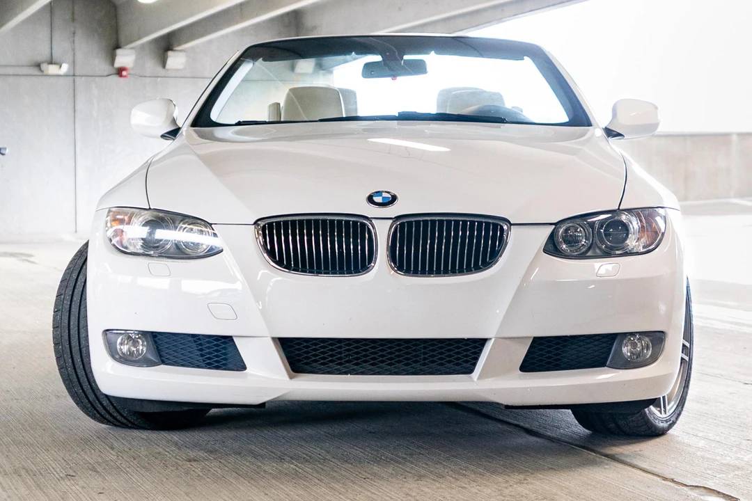 2010 BMW E93 3 Series Convertible - Image 2 of 31
