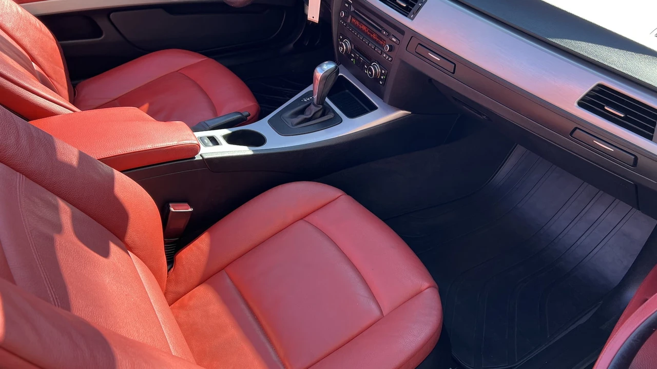 2010 BMW E93 3 Series Convertible - Image 6 of 11