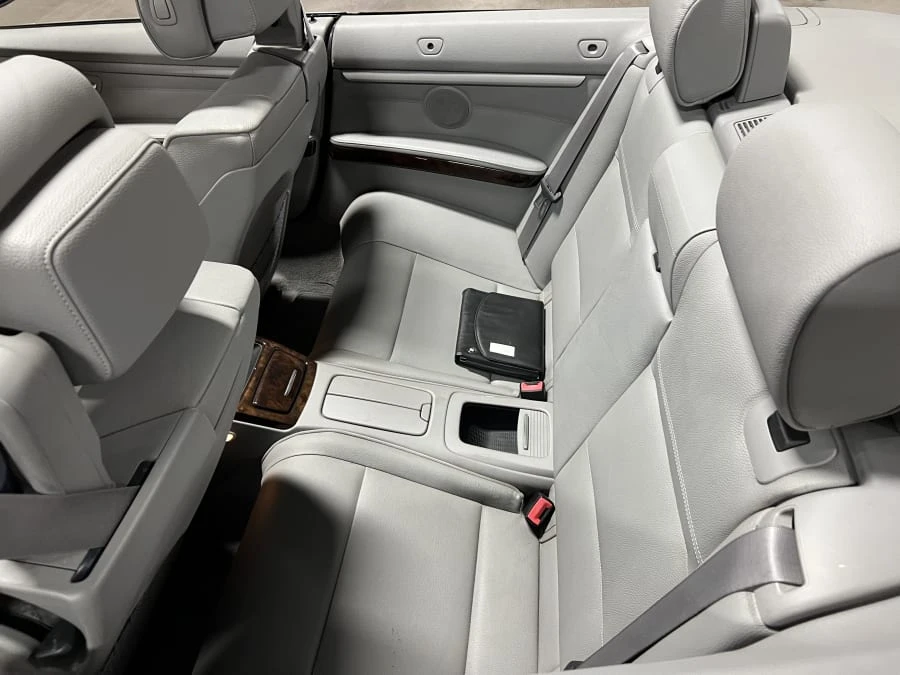 2010 BMW E93 3 Series Convertible - Image 5 of 8