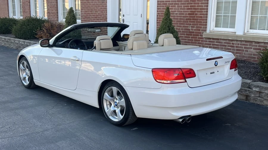 2010 BMW E93 3 Series Convertible - Image 3 of 11