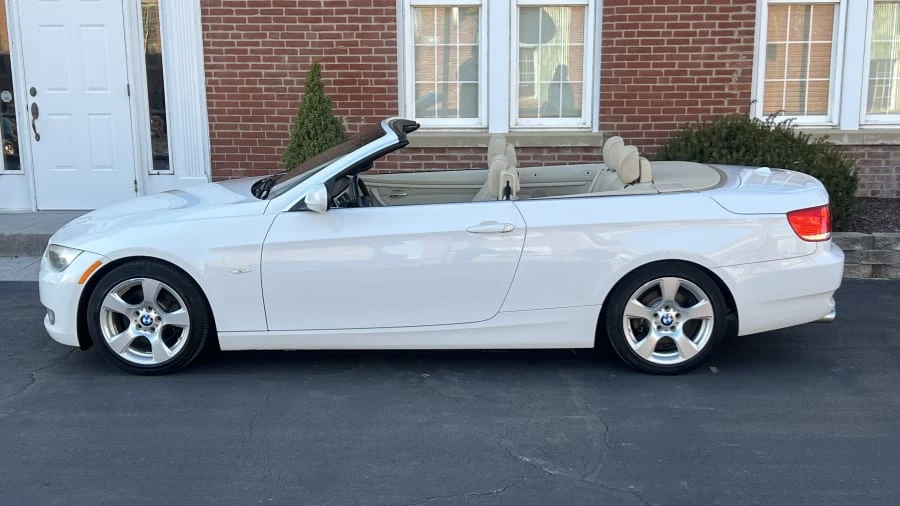 2010 BMW E93 3 Series Convertible - Image 2 of 11