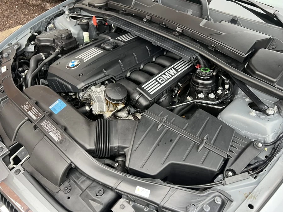 2010 BMW E93 3 Series Convertible - Image 9 of 10