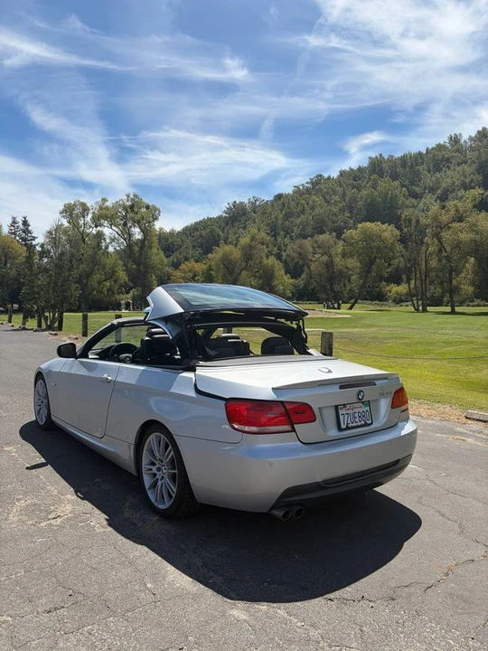 2010 BMW E93 3 Series Convertible - Image 11 of 17
