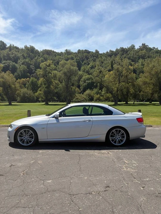 2010 BMW E93 3 Series Convertible - Image 2 of 17