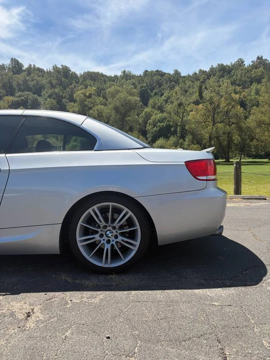 2010 BMW E93 3 Series Convertible - Image 9 of 17