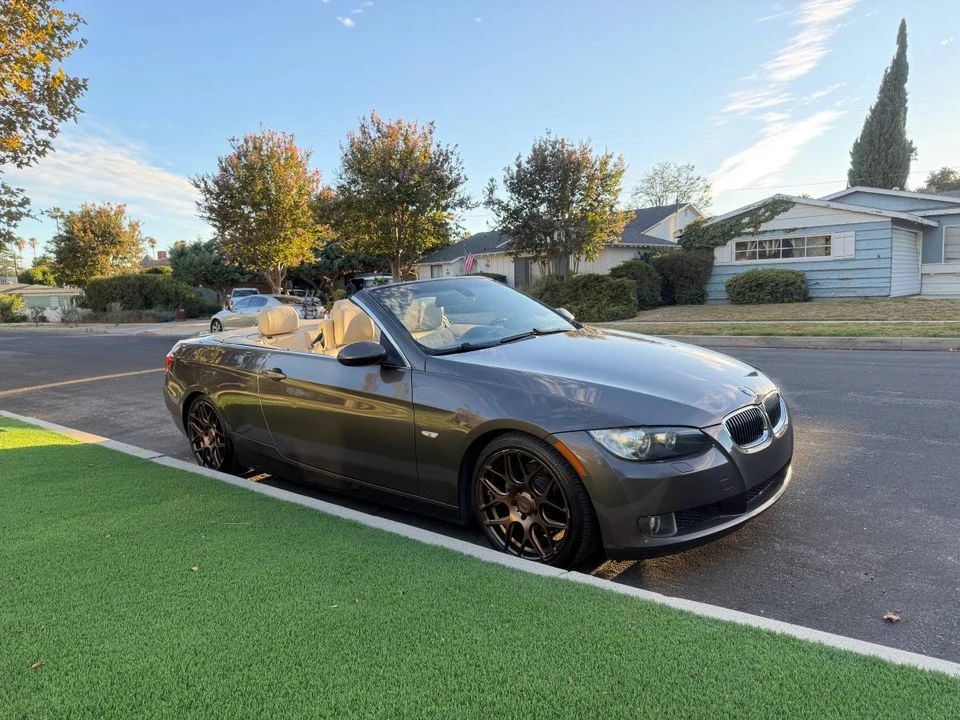 2010 BMW E93 3 Series Convertible - Image 2 of 21