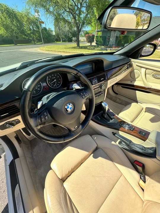 2010 BMW E93 3 Series Convertible - Image 8 of 12