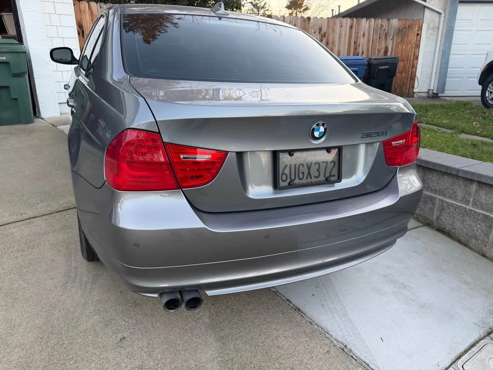 2010 BMW E90 3 Series Sedan - Image 3 of 15