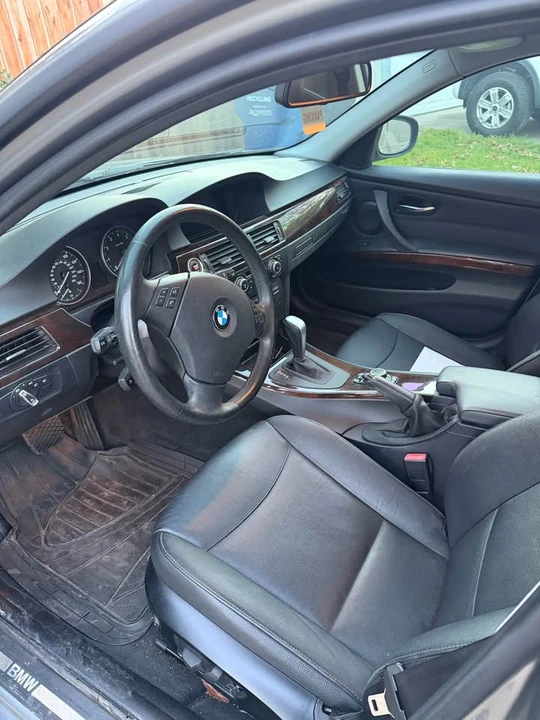 2010 BMW E90 3 Series Sedan - Image 10 of 15