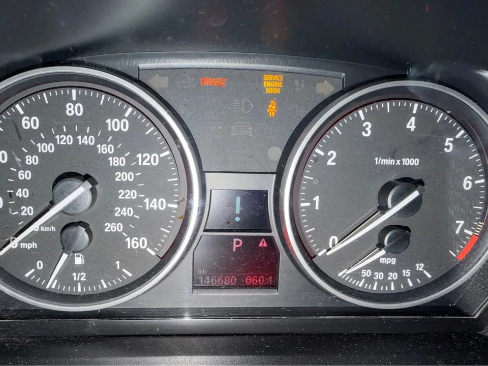 2010 BMW E90 3 Series Sedan - Image 7 of 15