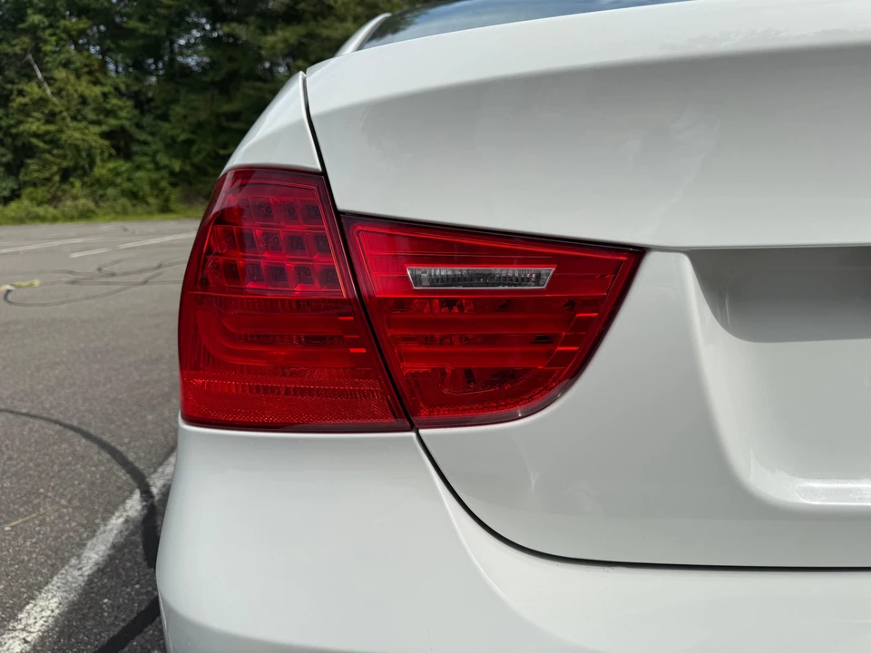 2010 BMW E90 3 Series Sedan - Image 28 of 31