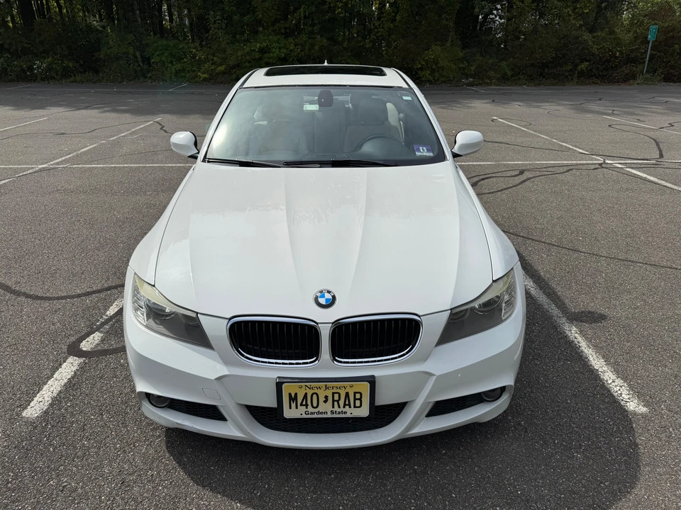 2010 BMW E90 3 Series Sedan - Image 6 of 31