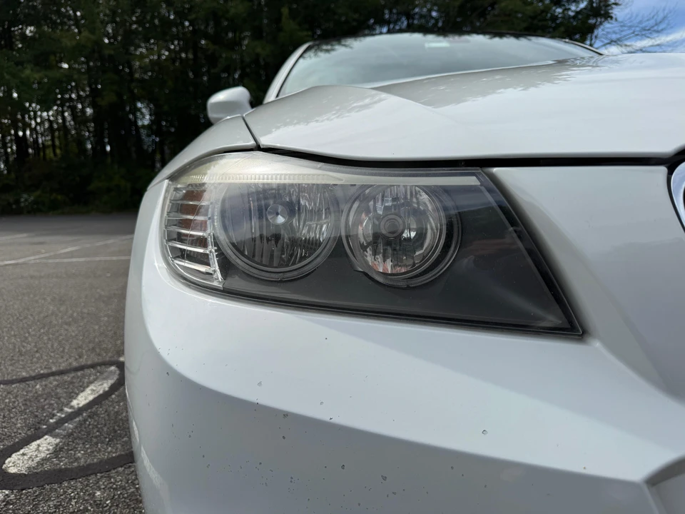 2010 BMW E90 3 Series Sedan - Image 21 of 31