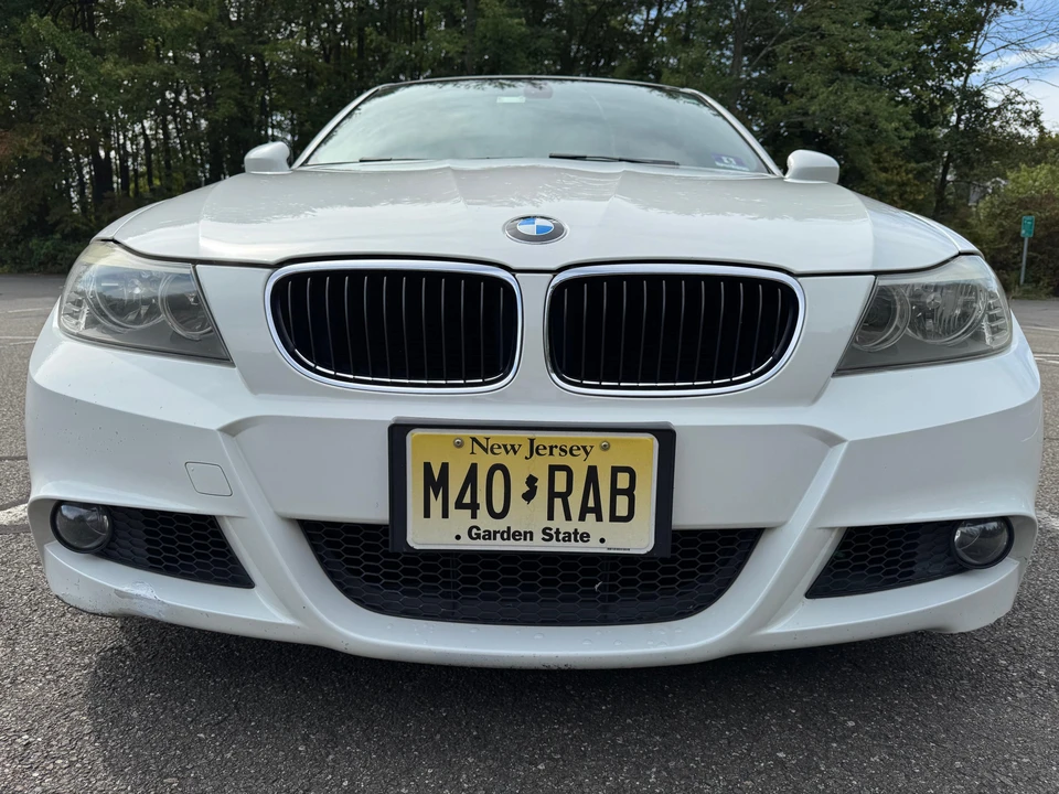 2010 BMW E90 3 Series Sedan - Image 7 of 31