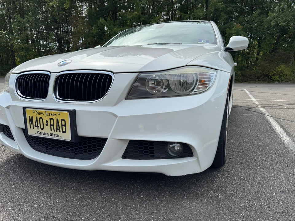 2010 BMW E90 3 Series Sedan - Image 25 of 31