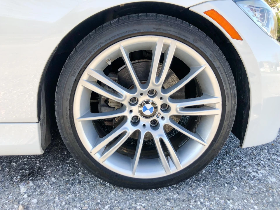 2010 BMW E90 3 Series Sedan - Image 27 of 31