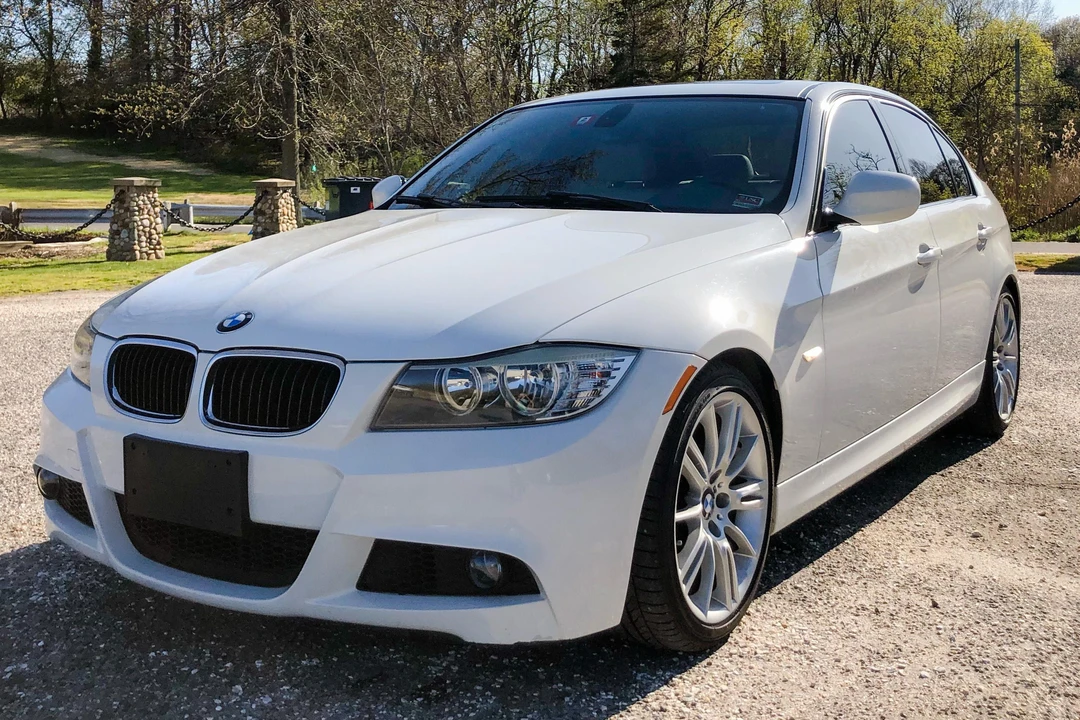 2010 BMW E90 3 Series Sedan - Image 6 of 31