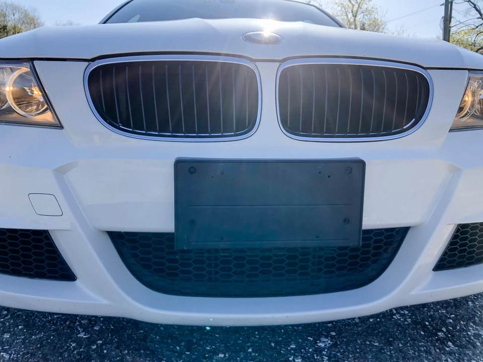 2010 BMW E90 3 Series Sedan - Image 15 of 31