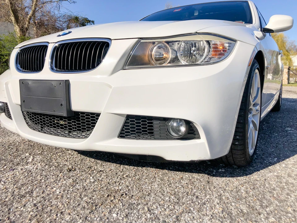 2010 BMW E90 3 Series Sedan - Image 17 of 31