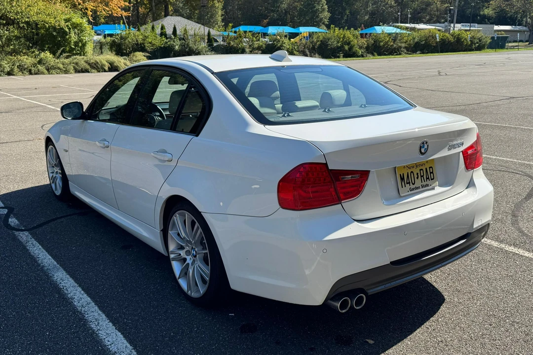 2010 BMW E90 3 Series Sedan - Image 4 of 31