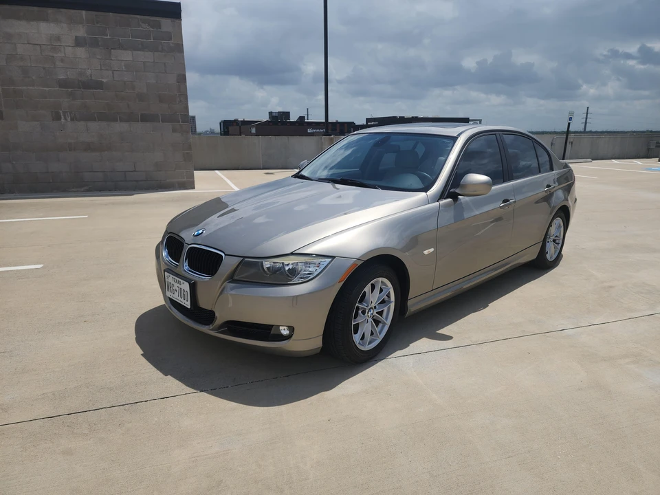 2010 BMW E90 3 Series Sedan - Image 7 of 31