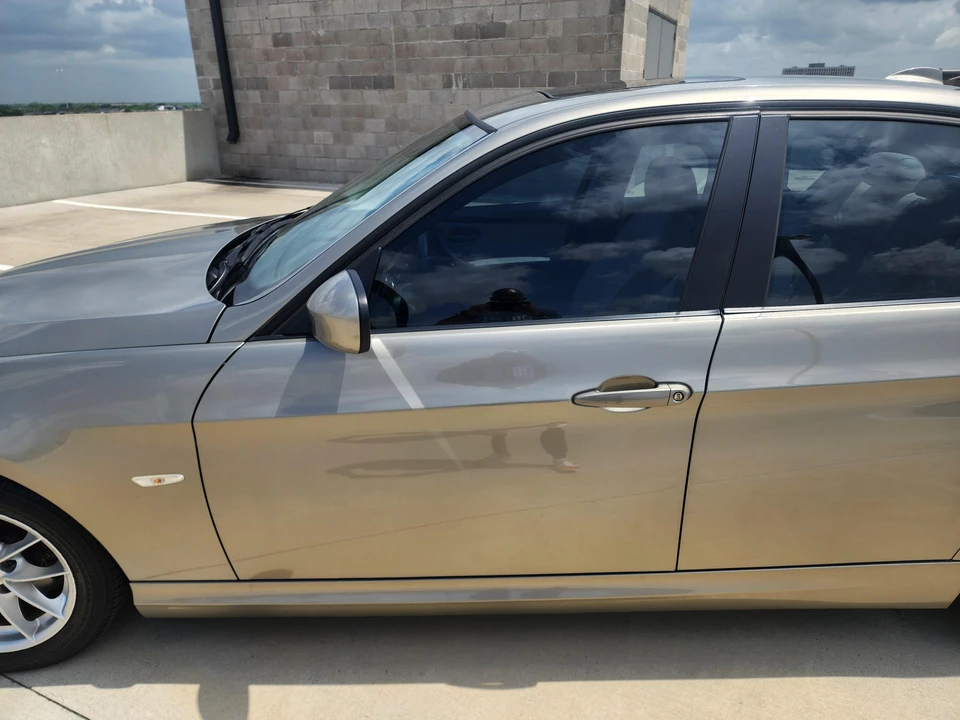2010 BMW E90 3 Series Sedan - Image 26 of 31