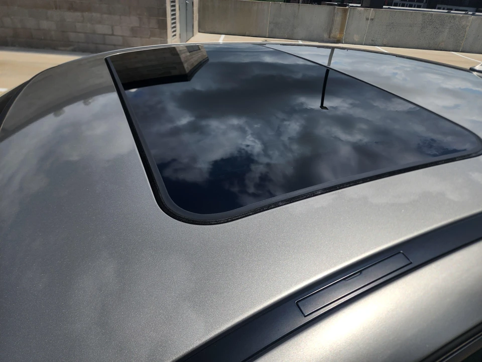 2010 BMW E90 3 Series Sedan - Image 21 of 31