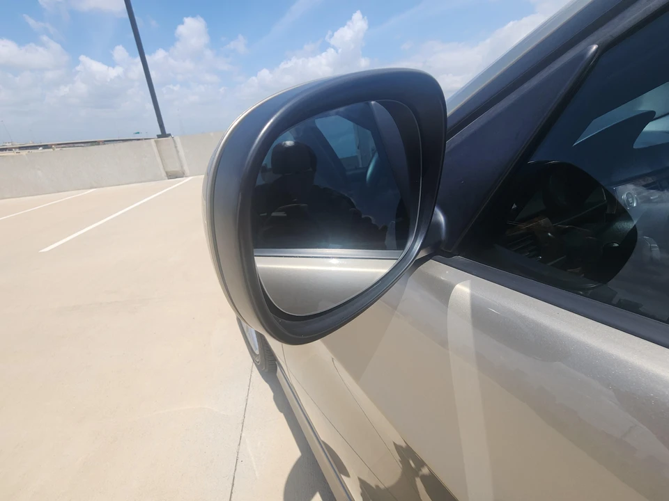 2010 BMW E90 3 Series Sedan - Image 27 of 31