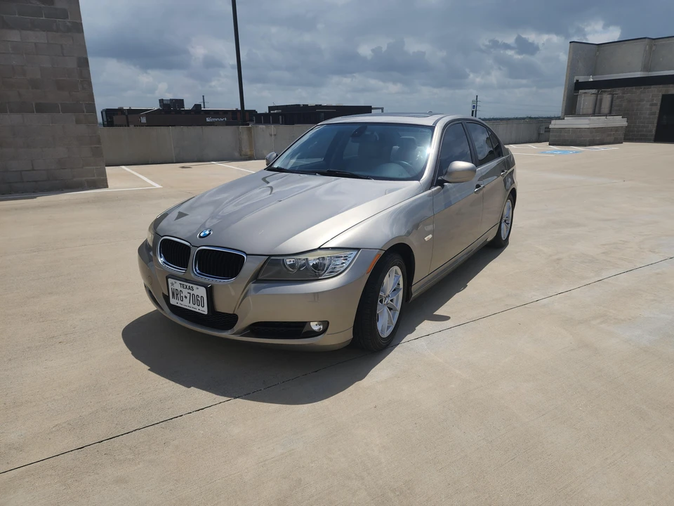 2010 BMW E90 3 Series Sedan - Image 6 of 31