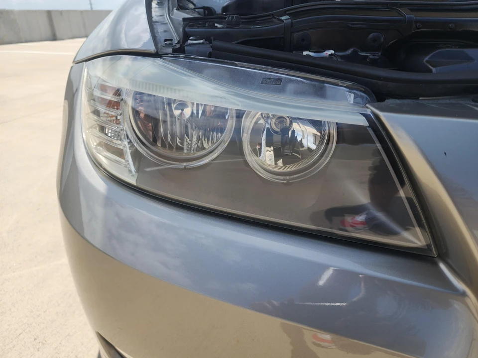 2010 BMW E90 3 Series Sedan - Image 13 of 31