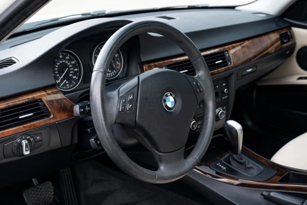 2010 BMW E90 3 Series Sedan - Image 5 of 8
