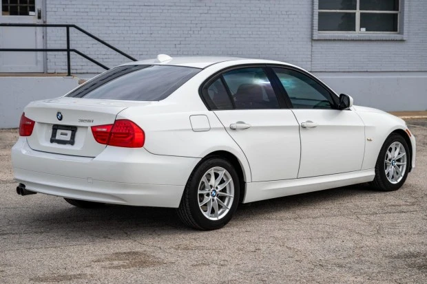 2010 BMW E90 3 Series Sedan - Image 2 of 8