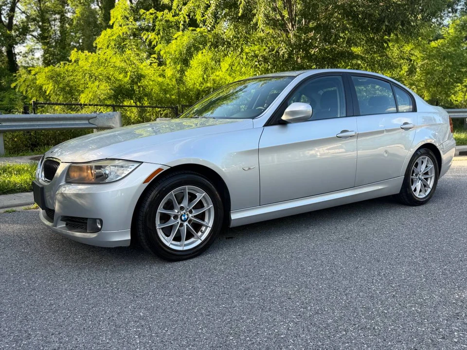 2010 BMW E90 3 Series Sedan - Image 5 of 24