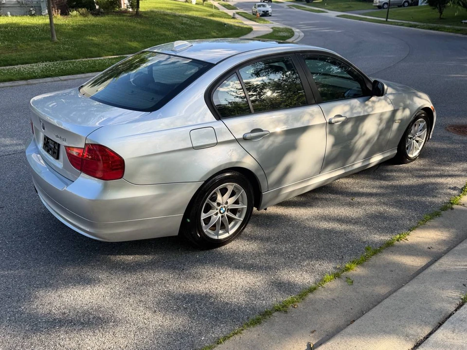 2010 BMW E90 3 Series Sedan - Image 9 of 24