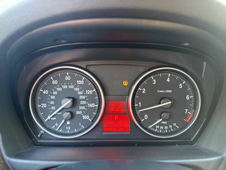 2010 BMW E90 3 Series Sedan - Image 19 of 24