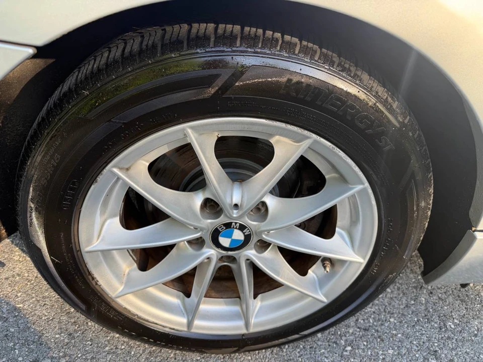 2010 BMW E90 3 Series Sedan - Image 23 of 24