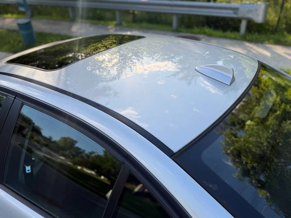 2010 BMW E90 3 Series Sedan - Image 10 of 24