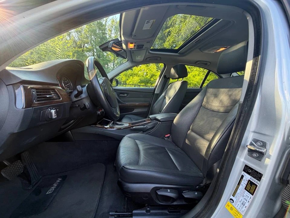 2010 BMW E90 3 Series Sedan - Image 11 of 24