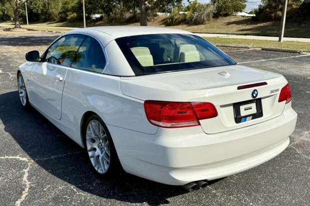 2010 BMW E93 3 Series Convertible - Image 2 of 7