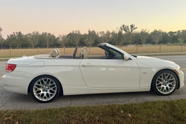 2010 BMW E93 3 Series Convertible - Image 3 of 7