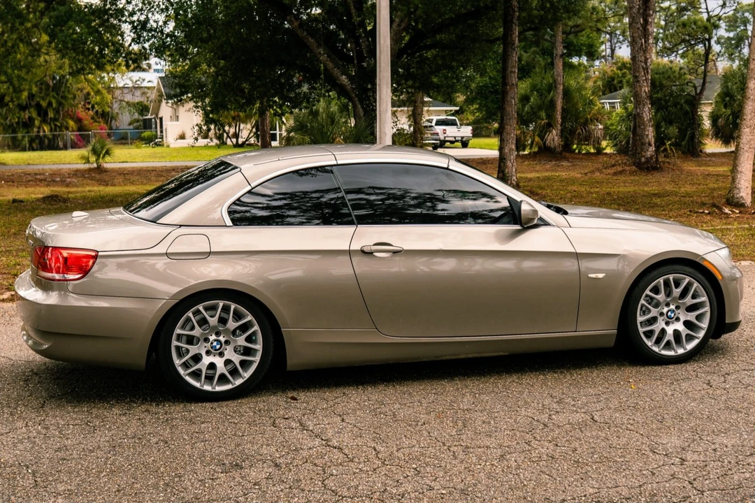2010 BMW E93 3 Series Convertible - Image 3 of 7